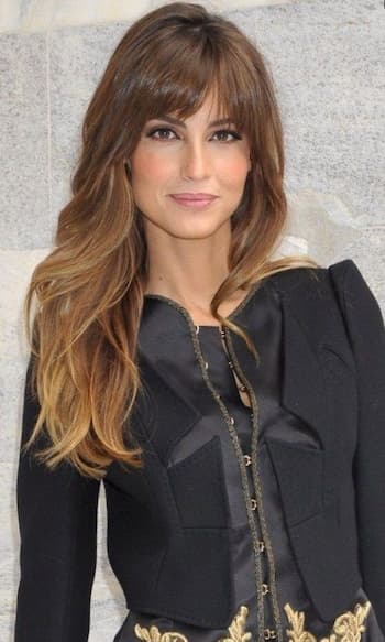 Lange Haare mit Pony